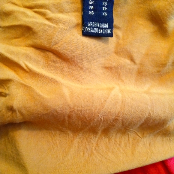 Cute zip up top - Picture 4 of 4